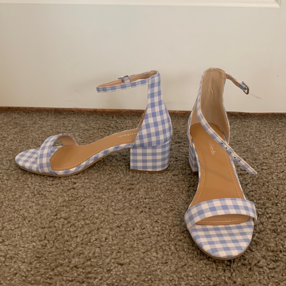Blue and white Checkered pattern heels (1 inch tall)